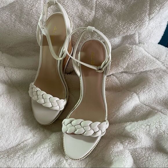 ALDO Wedge Sandals in White NEVER WORN-Size 8 - Picture 6 of 13